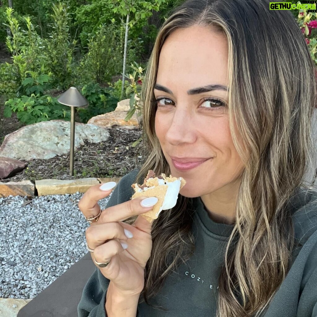 Jana Kramer Instagram - A slice of heaven @boltfarmtreehouse and our new favorite getaway thats also close to home 🙌🏼…. After a busy last month Allan and I have been looking forward to these 2 days to connect, recharge, and relax and it was exactly what we both needed. ♥️