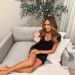 Jana Kramer Instagram - I’m giving away free toys! Just because I can’t use mine for another few weeks, doesn’t mean you guys can’t enjoy the self love club ✨ EVERYONE who signs up will receive either a free toy or a gift card! ✨ Click the link in my Instagram bio ✨ Sign up with your email ✨ See your first gift from @bellesaco 100% discreet shipping & billing ✨ Tag someone who deserves a toy!