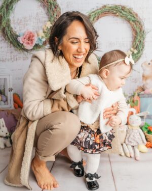 Janette Manrara Instagram - What a beautiful first Easter together we had 🐰🐣

Thanks again @mumandme_app & @chaptertwophotography for the beautiful photos!