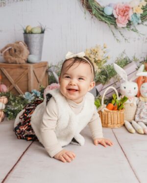 Janette Manrara Instagram - Happy Easter from the Skorjanecs Family 🐰🐣
•
•
Thank you to @mumandme_app & @chaptertwophotography for the gorgeous photos! 📸