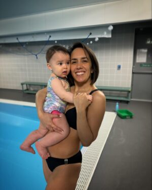 Janette Manrara Instagram - Today’s was Lyra’s first day in the pool AND her first swimming lesson! She loved it and so did mummy. Thank you @puddleducksmidcheshire for creating such a beautiful environment for our new little swimmer. Happy to report we’re heading back next week! 🌊 

@adam_peaty would be proud 👏🏼

#puddleducksswimminglessons #puddleducksmidcheshire #learn2swim #lifeskills