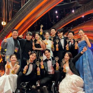 Jang Gyu-ri Instagram - 신인 연기상, 베스트 팀워크상 감사합니다💙

#sbs연기대상 #치얼업