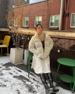 Jang Gyu-ri Instagram - #광고 겨울이다 겨울❄️

#디스커버리 #디스커버리크롭패딩 #디스커버리여성패딩 #디스커버리올리브숏패딩