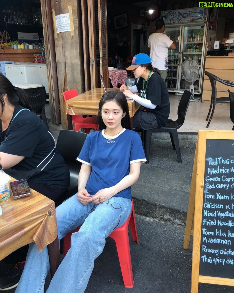 Jang Na-ra Instagram - 방콕에서 [패밀리] 몹시 더웠지만 즐거웠던 촬영🤗🤗