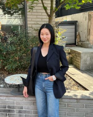 Jang Yoon-ju Instagram - 유튜브 #윤쥬르 에서 우리 조금 더 가깝게 만나요. 
하나씩 하나씩 만들어 가요. 함께:) 
🩷

#윤쥬르 
#홉앤럽 
#hopeandlove