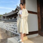 Jang Yoon-ju Instagram - 한국의 아름다운 자연과 고미술품을 현대적인 디자인으로 담아낸 케이스티파이와 국립중앙박물관의 콜라보!! 와!!멋진 작품이다!! 🩶🩵👍🏻🫶🏻 4월 22일 카카오 선물하기에서 일부 디자인 단독 선출시 한다고 해요. 그리고 5월 6일에 전체 컬렉션은 웹사이트를 통해 만나보실 수 있어요. @casetify_kr x @muds_museumgoods #NationalMuseumofKoreaxCASETiFY #국립중앙박물관x케이스티파이 #케이스티파이 #광고
