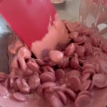 Janina Uhse Instagram - Sonntagsgrüße aus der @janinaandfood Testküche 👩🏽‍🍳🥧 Es ist vermutlich der beste Kuchen, den ich jemals gebacken habe 🤫🥰