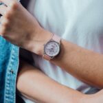 Janina Uhse Instagram - Anzeige// New watch alert! Pretty in pink mit der neuen Breitling Navitimer 32. 🩷 #breitling #navitimer #forthejourney @breitling_germany @breitling