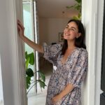 Janina Uhse Instagram - Sun is out 🥰 und ich steh am Herd und kreiere neue Gerichte für euch und @janinaandfood 🤤🍝🥗🌯🥞