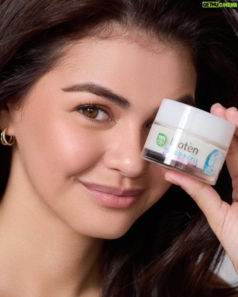 Janine Gutierrez Instagram - It’s soooo hot but I have the perfect skincare for you. My skin looks best when it’s hydrated and moisturized. I get that with Bioten #HydroXCell. #DiveIntoUnparalleledMoisture Shop now in Lazada, Shopee or Watsons! 🩵