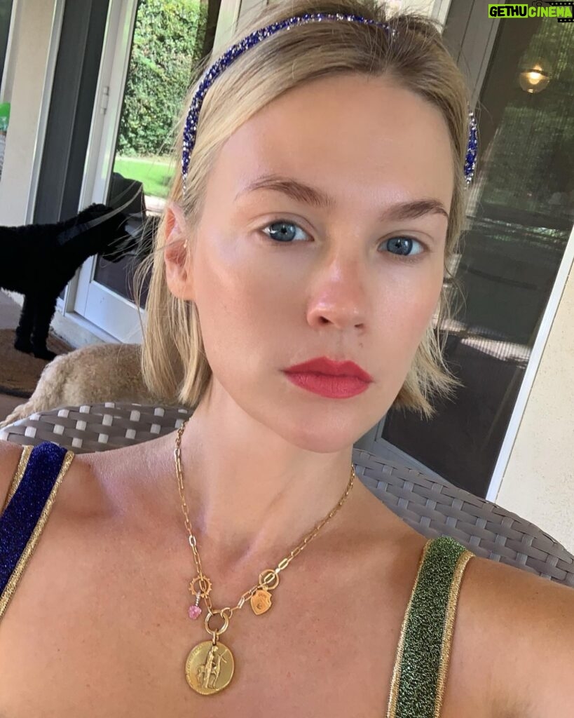 January Jones Instagram - News FLASH ✨ we just drove OTG(off the grid).. so expect some less or more boring content! Get excited!