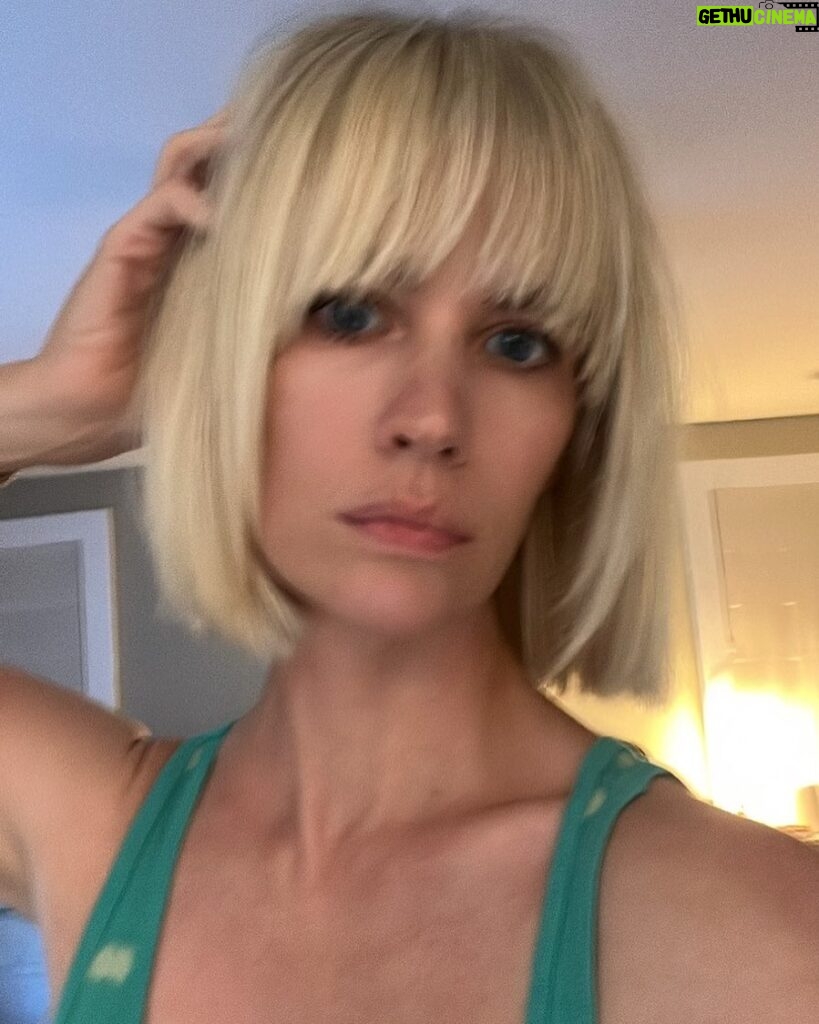 January Jones Instagram - When you want to APPEAR as if you’ve been on the yacht vacation(boring) everyone seems to be on, just get highlights, say ciao a lot, and seem super refreshed🛥 #sharkweek