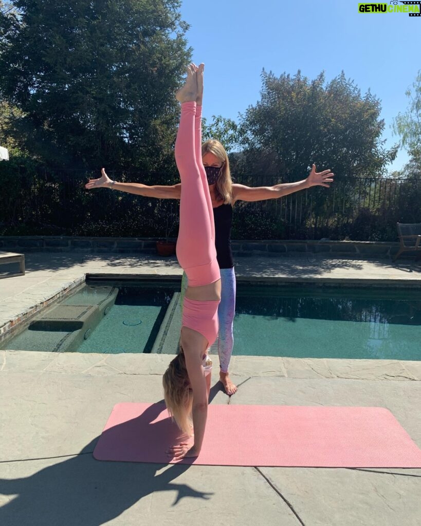 January Jones Instagram - 🧘🏼‍♀️