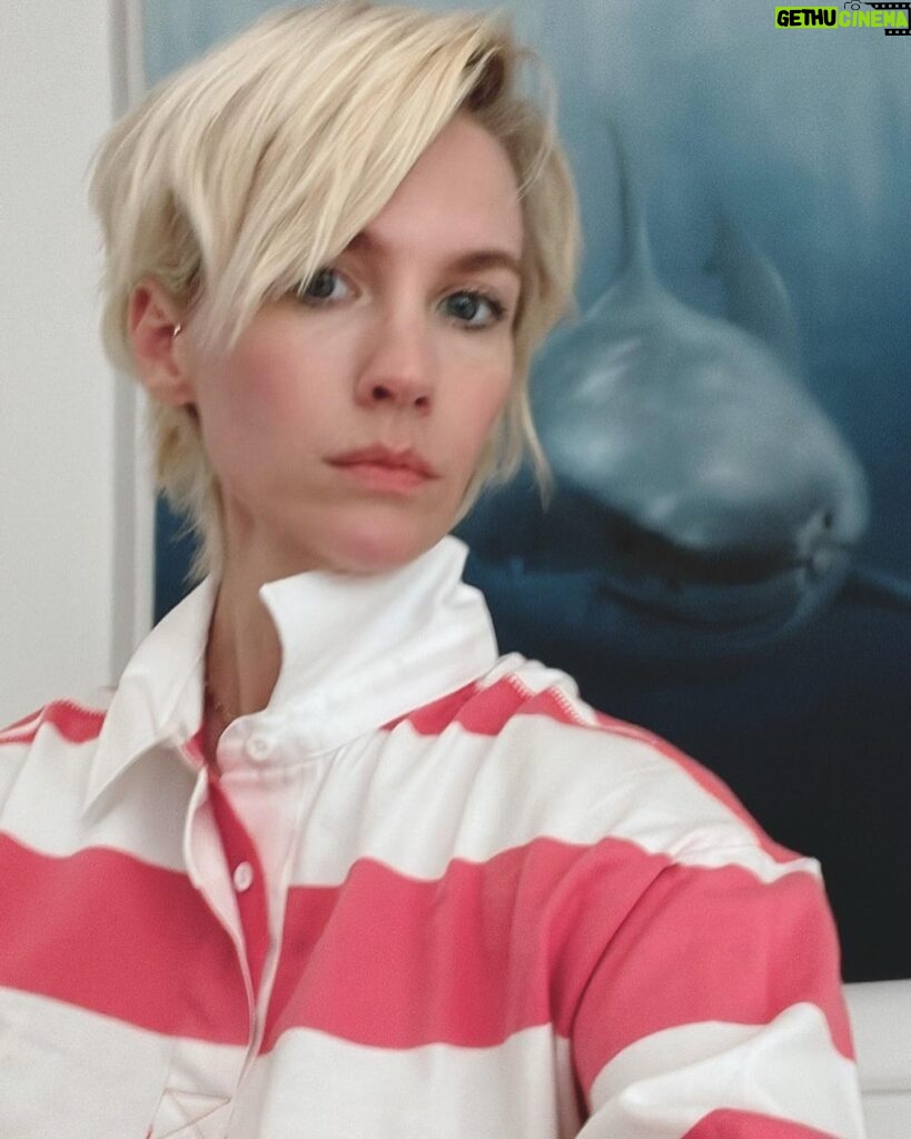 January Jones Instagram - 🩷🦈