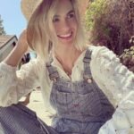 January Jones Instagram - Preparing to harvest some stuff 🌽