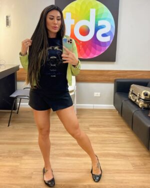 Jaque Khury Instagram - Eu adoro as segundas feiras. Dia do pontapé inicial da semana. De começar, de fazer , de se mexer. 

Você gosta das segundas feiras?