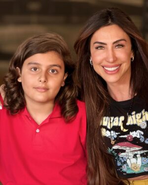 Jaque Khury Instagram - Obrigada pelo amor que vocês me dão , mamãe @jaquekhury e vovó @leilaacury . Feliz dia das mães. Amo muito vocês 🥰🧡❤️
