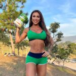 Jaque Khury Instagram - Vocês já conhecem o @bestwheyoficial vegan? Esse é o sabor original, de leite , e da para tomar puro ou com varias opções de frutas ou até para receitinhas fit 🌱 #atlheticanutrition #bestvegan #bestwhey #vegan #wheyprotein