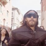 Jared Leto Instagram - Just a little morning walk in Poland 🤘🏼👀🖤🕺🏻 📸: @annaleemedia 📹: @circusxhead