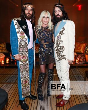 Jared Leto Instagram - Happy Met Gala 🖤

Which was your favorite?

Maybe it’ll make an appearance on tour 🐱

@gucci @alessandro_michele @karllagerfeld @scpsunlimited @kimkardashian @kendalljenner @kyliejenner @dakotajohnson @katyperry @jimmyfallon @honeymoon @donatella_versace