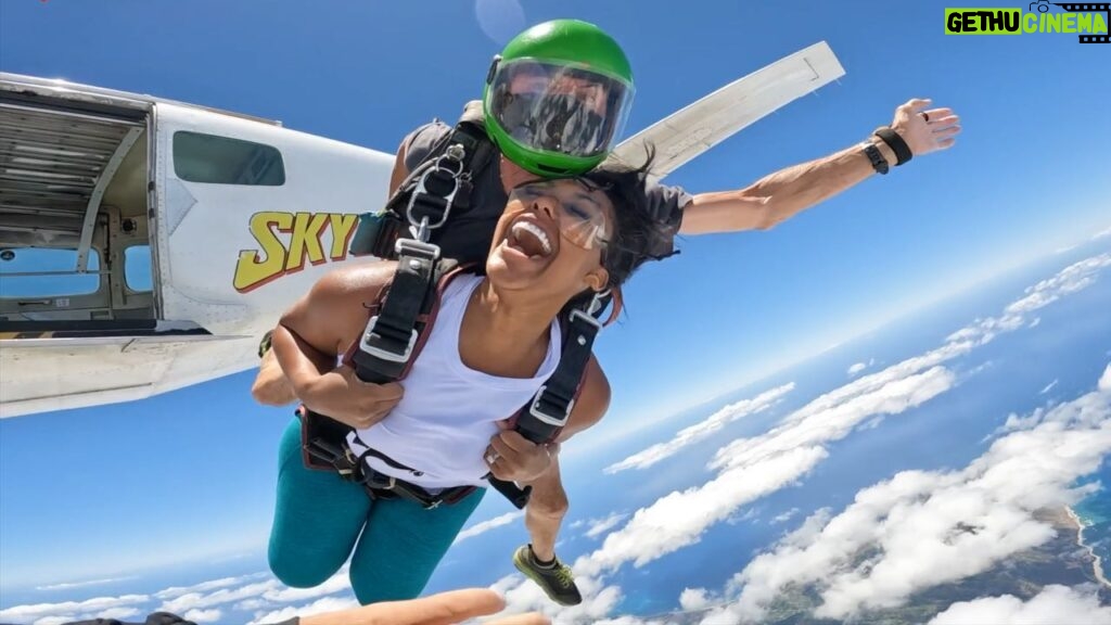 Jasmine Luv Instagram - This was the most exciting, thrilling, CRAZIEST thing I’ve ever done in my life! But so rewarding to have been able to experience such beauty! Checked something off my bucket list! Watch the full video on our YouTube Luv N Slim @luvnslim #GodisGood #Skydiving #Hawaii