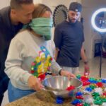 Jasmine Luv Instagram - Because one thing I’m gonna do…is host a good party 😂 A time was had at hubby’s birthday!! 🎉🎄 Here are some game ideas for your next family/friends event #gamenight #familynight #christmasgames #partygames #fungames Balloons: @livydecors
