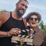 Jason Momoa Instagram - Happy mamas day love u yaya Repost from @guinnessus • From introducing her son @prideofgypsies to Guinness, to sharing this sweet moment on set of a Guinness commercial—we’re so happy to be a part of these memories. Thank you Coni and all the moms for keeping the tradition going ❤️ #happymothersday 📸 @da_bray
