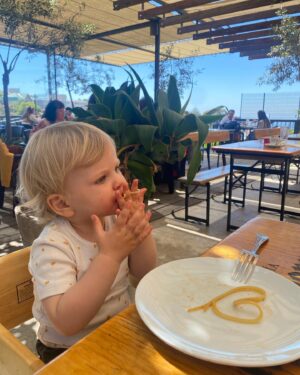 Javiera Acevedo Instagram - Un popurrí de belleza ✨✨✨

🌊🫐🥖🍟🍼🎾⚽️🚗🐾🐶🙏🏽