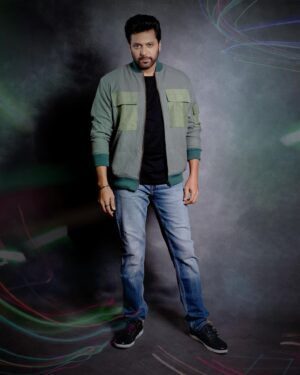 Jayam Ravi Instagram - 🚨 #Siren promotions 🚨

Jacket : @khhouseofkhaddar @elevate_promotions 
Footwear : @tonirossiofficial 

Styled by @malinikarthikeyan Style Team @harshene.ravichandar @team___e 

Photographed by @kiransaphotography 

#JayamRavi #TeamE #Siren #vijaytv