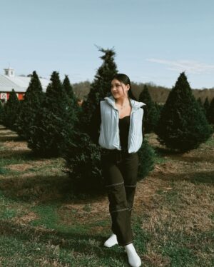 Jayla Walton Instagram - Stop asking Santa…he physically cannot put me under the tree😐🌲