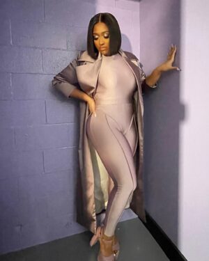Jazmine Sullivan Instagram - Learn your parts. #HeauxTalesTour 
Hair : @yazzo_jhs 
Makeup: @beautemua 
Styling: @icontips and @baotranchi