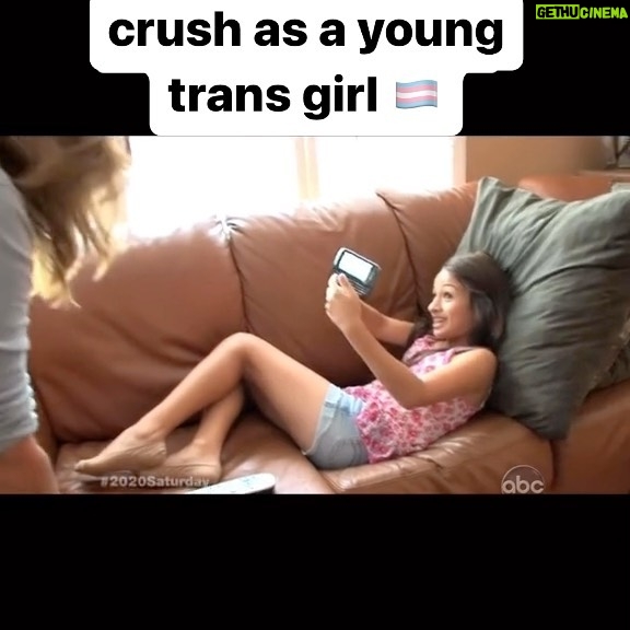 Jazz Jennings Instagram - Me texting my first crush as a trans girl 🏳️‍⚧️ My experiences dating as a trans woman have been something I have never been afraid to share with the world. From deciding when and how to disclose one’s transgender identity, to stigma, to safety concerns, all transgender experiences are unique and may vary. Still, I hope that mine continues to inspire more understanding and acceptance. It’s vital that we continue to increase the visibility and representation of the trans community so that we are seen, heard, and treated equally. #TransIsBeautiful