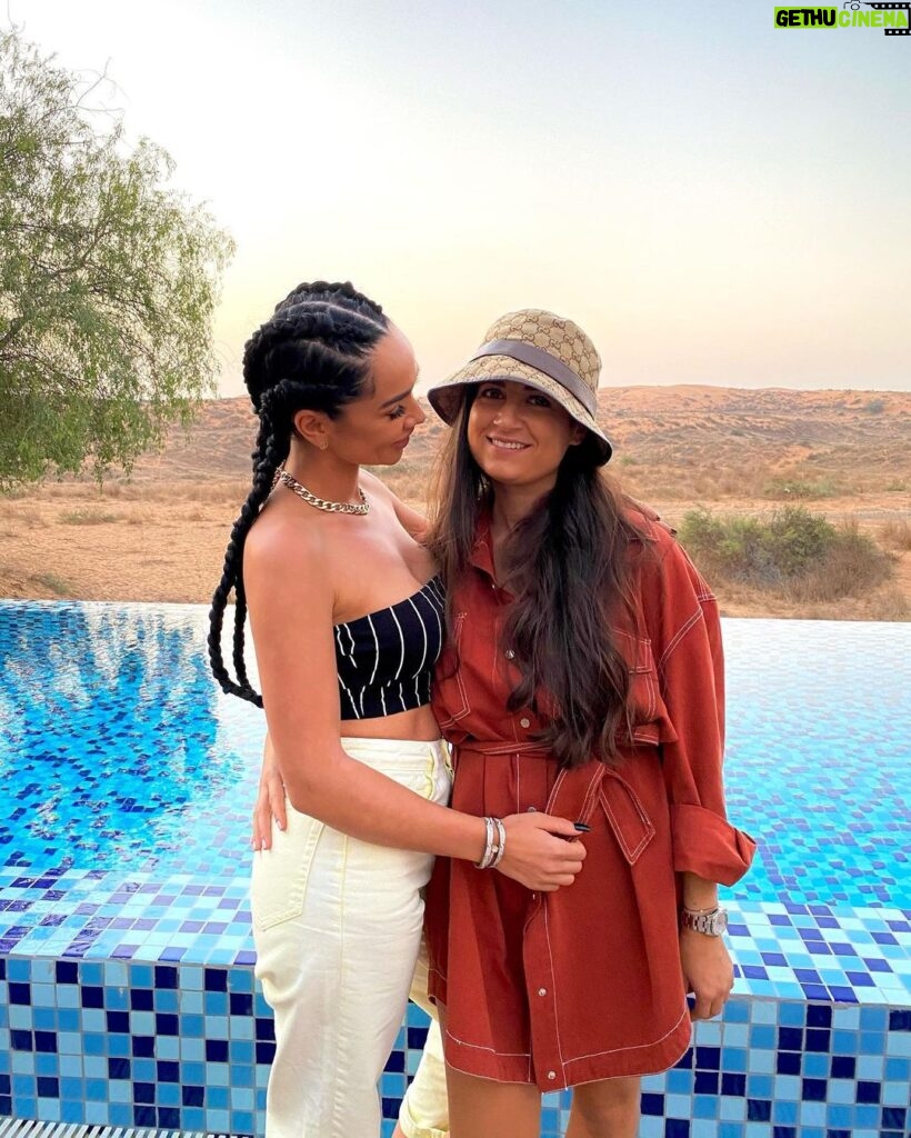 Jazz Lanfranchi Instagram - Les moments simples sont des moments de bonheur . thankyou girls for this 🤍 The Ritz-Carlton Ras Al Khaimah, Al Wadi Desert