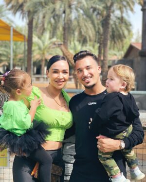 Jazz Lanfranchi Instagram - Family day ☘️ thank’s god for this day , we love animals 🦒