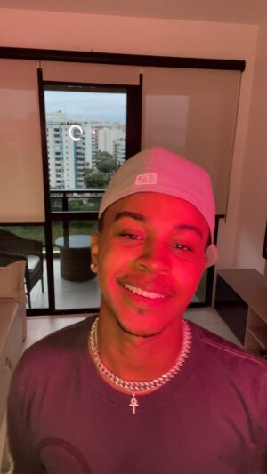 Jean Paulo Campos Instagram - essa trend ta maneira pdp 😮‍💨💫
@mccaverinha 
@realkayblack