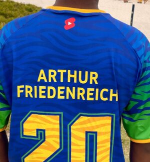 Jean Paulo Campos Instagram - Nesse dia 20 de Novembro, campeonato mundial de futebol começando, mais do que nunca precisamos exaltar a excelência negra no esporte. Há 100 anos, Arthur “O Tigre” Friedenreich foi impedido de jogar por uma atitude racista e pra homenagear esse craque, é a hora de vestir a camisa do Tigre. @youtubebrasil #ParceiroYoutube *Publi