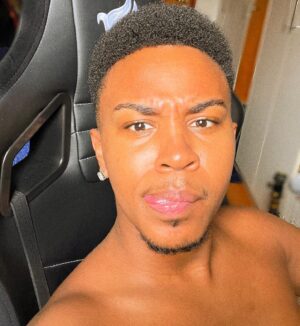 Jean Paulo Campos Instagram - tava com sdd de selfie aqui 🙂🙃