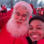 Jean Paulo Campos Instagram - CONHECI O PAPAI NOEL NA FINLÂNDIA 🇫🇮🥹🫶🏾 @cocacola_br me convidou para uma experiência de natal mais do que perfeita para conhecer a terra do papai noel! #NatalCocaCola #AMagiaAcontece