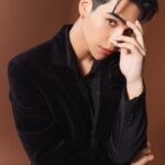 Jeff Satur Instagram - ✨Show More Skin✨ ผิวดูดีได้ในทุกสภาพแสงด้วย Light Reflecting Foundation รองพื้นสูตร Vegan ที่ช่วยบำรุงและปกปิดได้ในหนึ่งเดียว อ่อนโยนกับทุกสภาพผิว ❤️ #JeffSaturNARS #NARSShowMoreSkin #NARSThailand