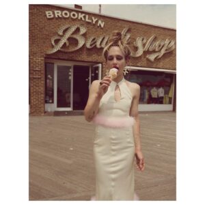 Jemima Kirke Instagram - Dressing like a childless twenty one year old after a night of doing molly is the new walk of shame. @storyandrain 

Words: @tamararappa
Photographer:@kat_in_nyc
Makeup: @quinnmurphy
Hair: @riadazarhair
Styling: @xgabriela