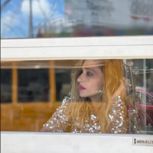 Jemima Kirke Instagram - Dressing like a childless twenty one year old after a night of doing molly is the new walk of shame. @storyandrain 

Words: @tamararappa
Photographer:@kat_in_nyc
Makeup: @quinnmurphy
Hair: @riadazarhair
Styling: @xgabriela