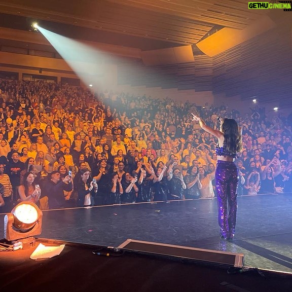 Jenifer Instagram - Angers c’était dément merciiiiii ❤️🤸‍♀️💋