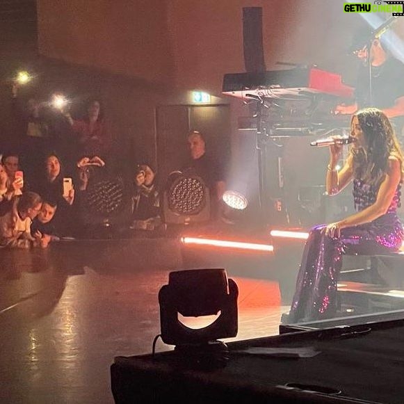 Jenifer Instagram - Angers c’était dément merciiiiii ❤️🤸‍♀️💋