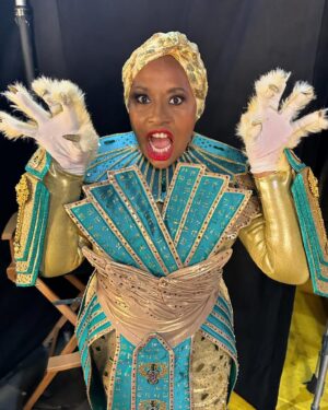 Jenifer Lewis Instagram - My whole #MaskedSinger experience was CAT-tastic! Lots of love 😻