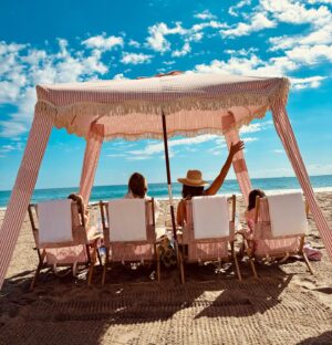 Jenna Bush Hager Instagram - The weekend looks better through rose colored glasses.