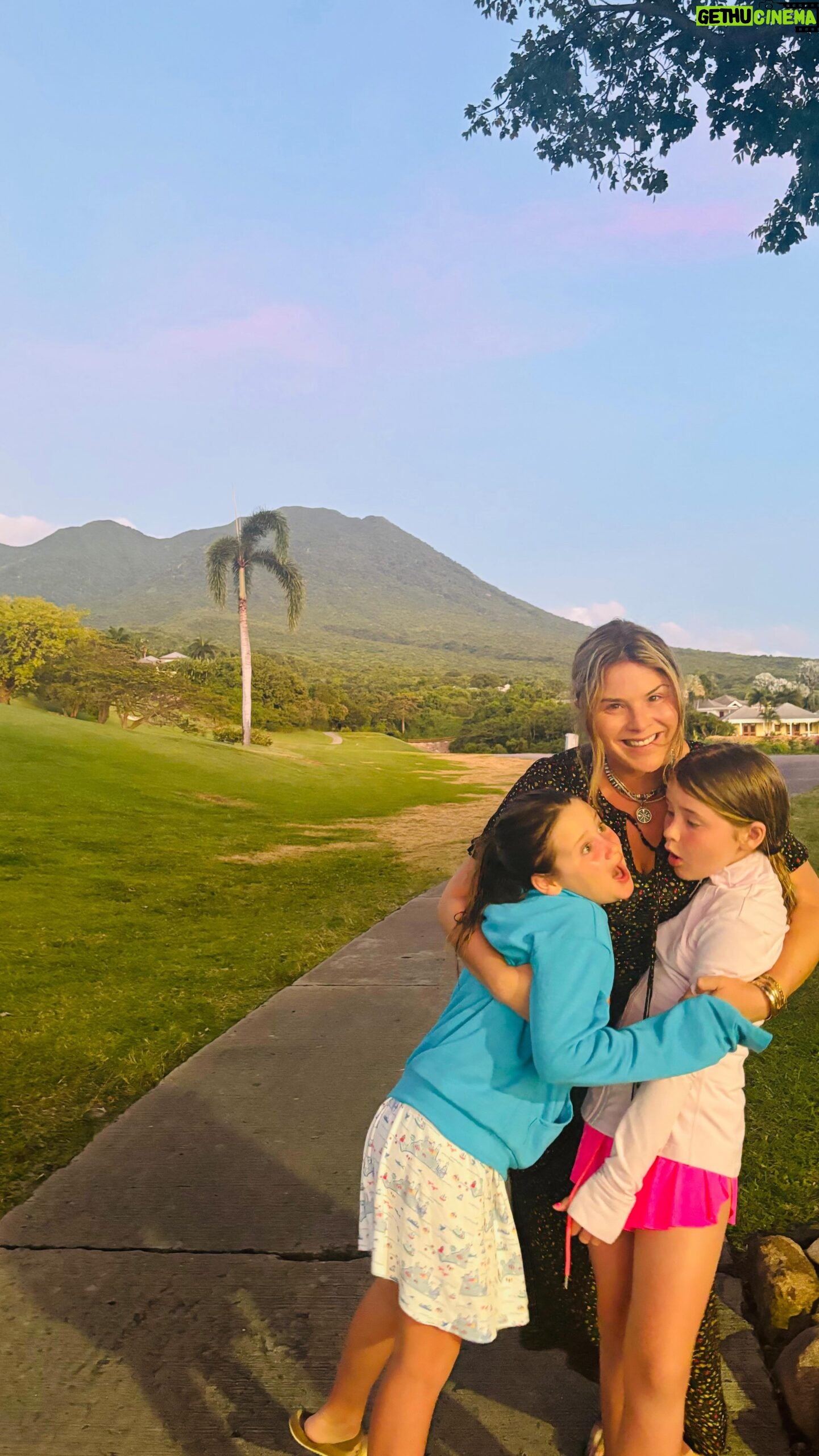 Jenna Bush Hager Instagram – Take us back!! 💓🏝️ @fsnevis | Gethu Cinema 