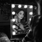 Jenna Coleman Instagram - Getting ready with @bazaaruk and @chanelofficial 🖤🎥🎞 Merci Chanel X Finch #thenightbefore…