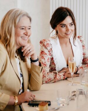 Jenna Coleman Instagram - Centre court with old friends Thank you Lydia and @bazaaruk @jaguar 🎾 for having us with you 💞🍓 @thisisrutag 💫
@leithclark @halleybrisker @valeriaferreiramakeup