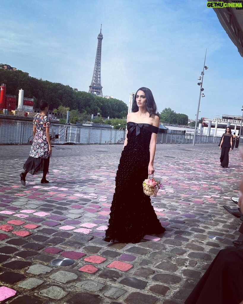 Jenna Coleman Instagram - Postcards 💌Parisienne rooftops and a stroll along the Seine for @chanelofficial #hautecouture with @elleuk Congratulations @virginieviard and the whole team 💫 Merci merci @juliedorff @hollygibson_