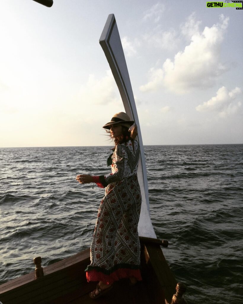 Jenna Coleman Instagram - Chartering #Totallygotthis 🛶🛶⛵️🚤🛥 @ooreethirah